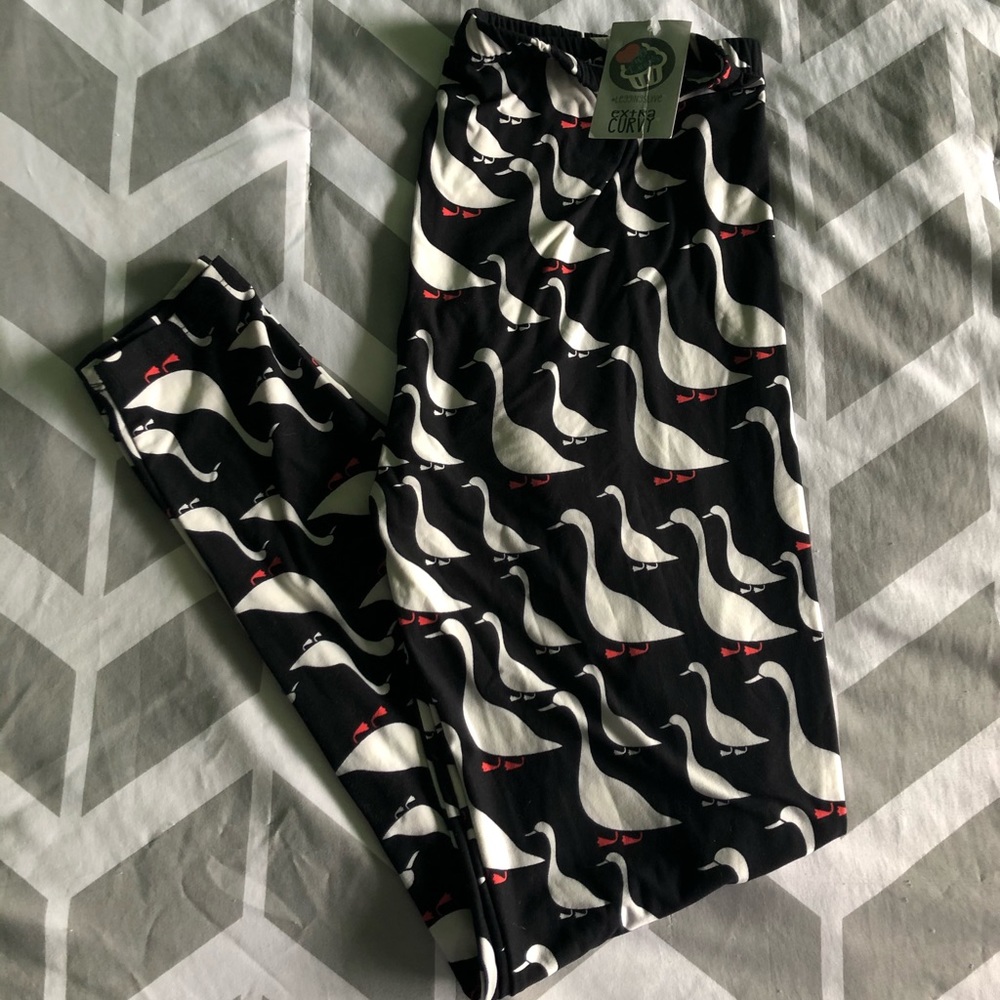 NWT Legg-a-Licious extra curvy leggings